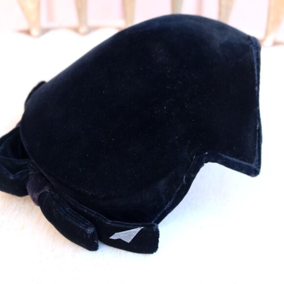 Womens 1920 Vintage Style Velvet Beret Hat Chic Cap - Picture 2 of 14